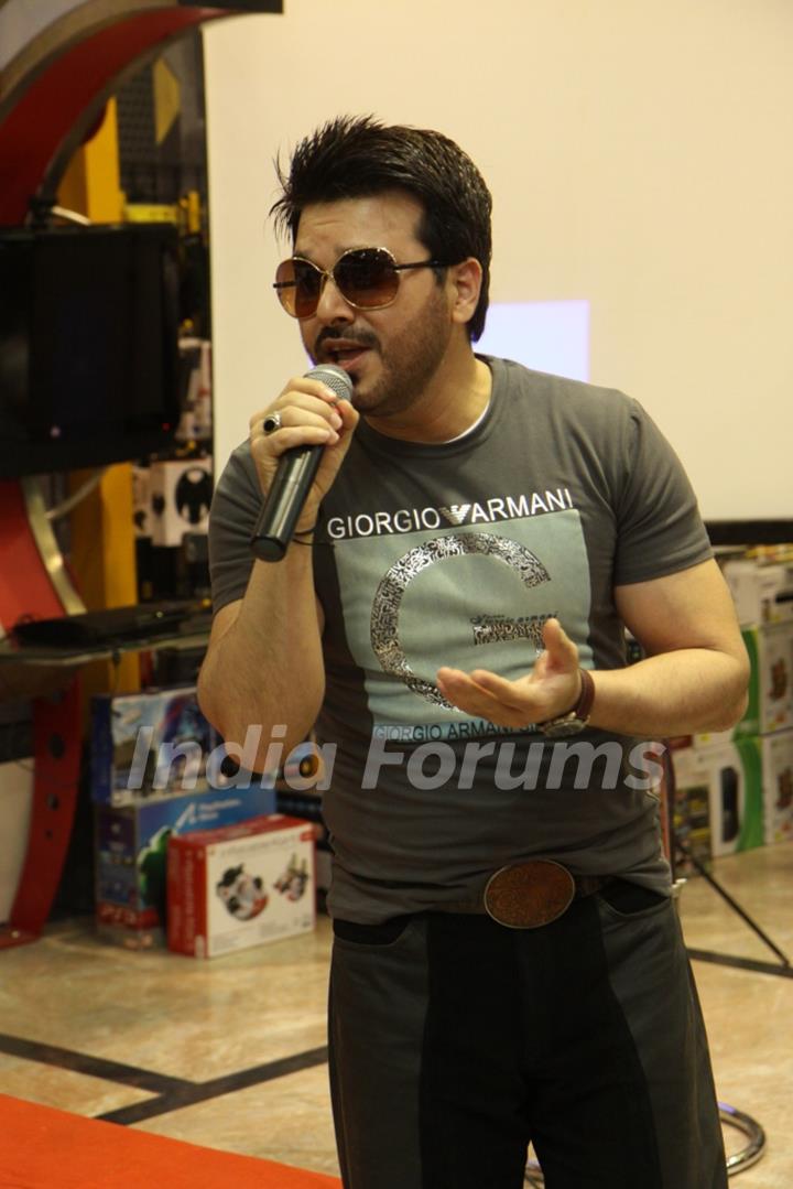 Ali Haider a sensational singer cum actor launched his latest album 'Kee Jana Mein Kaun' at Planet M, Powai. .