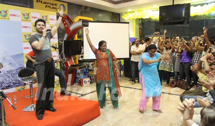 Ali Haider a sensational singer cum actor launched his latest album 'Kee Jana Mein Kaun' at Planet M, Powai. .