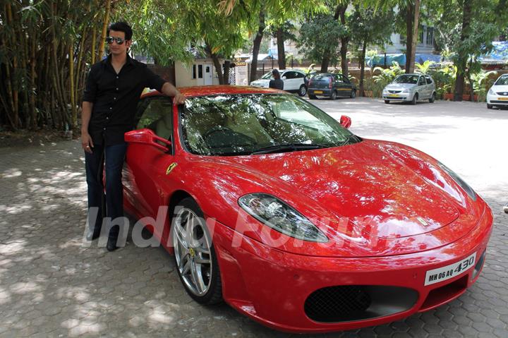 Bollywood actor Sharman Joshi promoting his upcoming film 'Ferrari Ki Sawaari' at Mehboob Studios in Mumbai. .