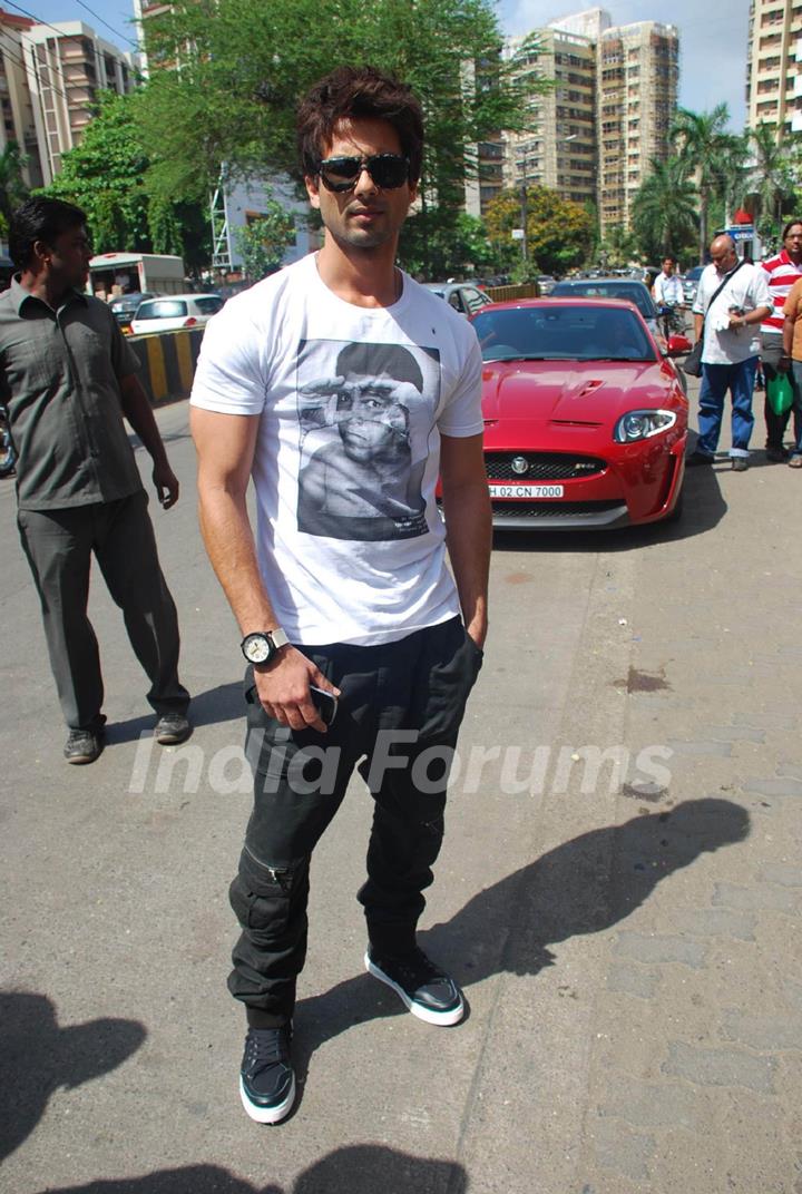 Bollywood actor Shahid Kapoor promote Teri Meri Kahaan at Cocoberry