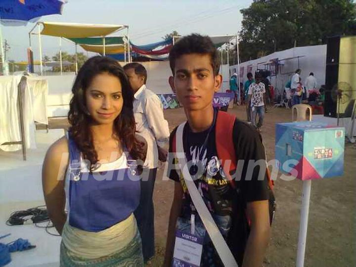 Sneha with a fan in Goa