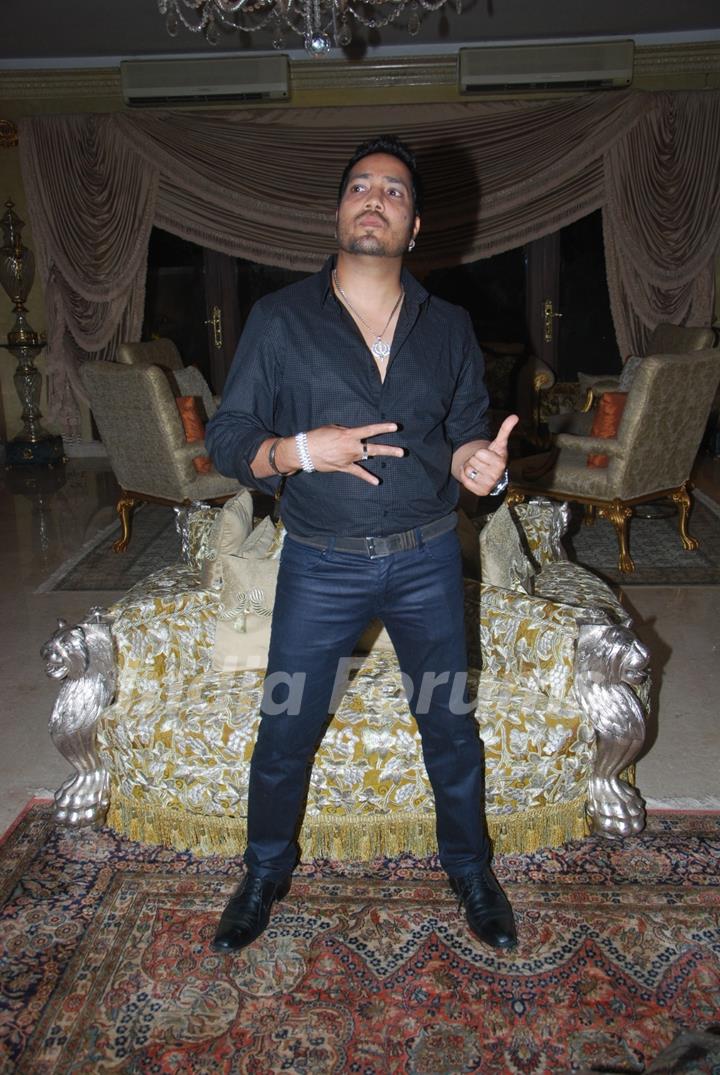 Mika Singh at his Birthday Bash