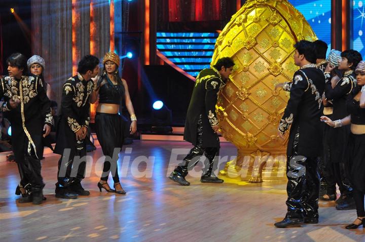 Film Bol Bachchan Promotion on the Set Jhalak Dikhhala Jaa