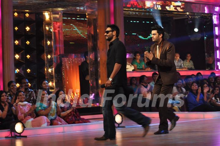 Film Bol Bachchan Promotion on the Set Jhalak Dikhhala Jaa