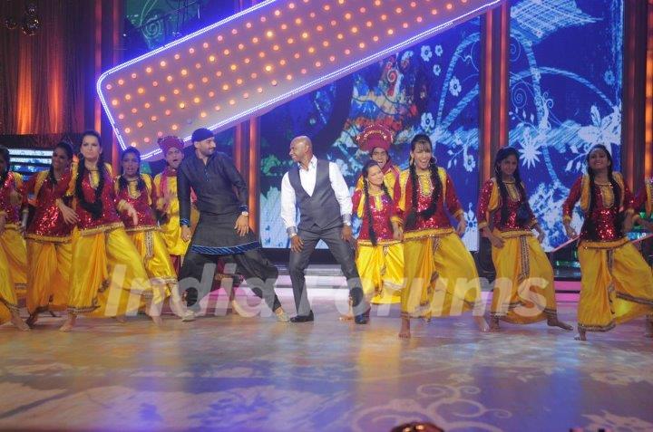 Harbhajan Singh and Sanath Jayasuriya on Jhalak