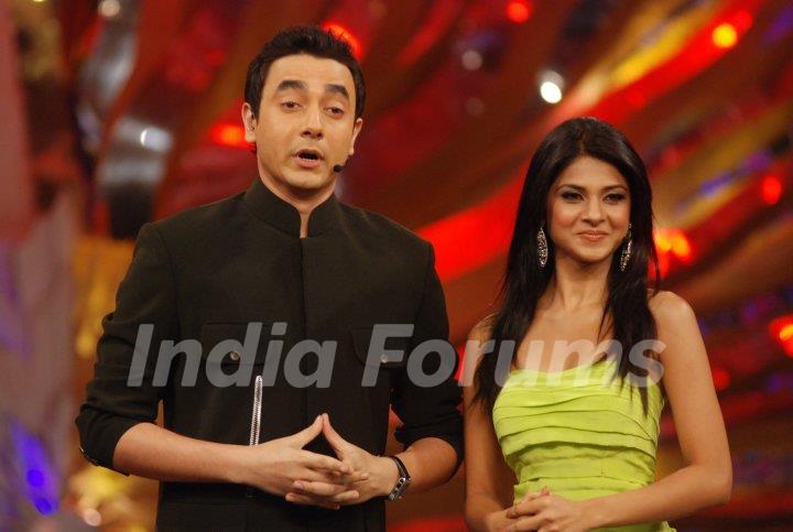 Jennifer Winget with RJ Mantra