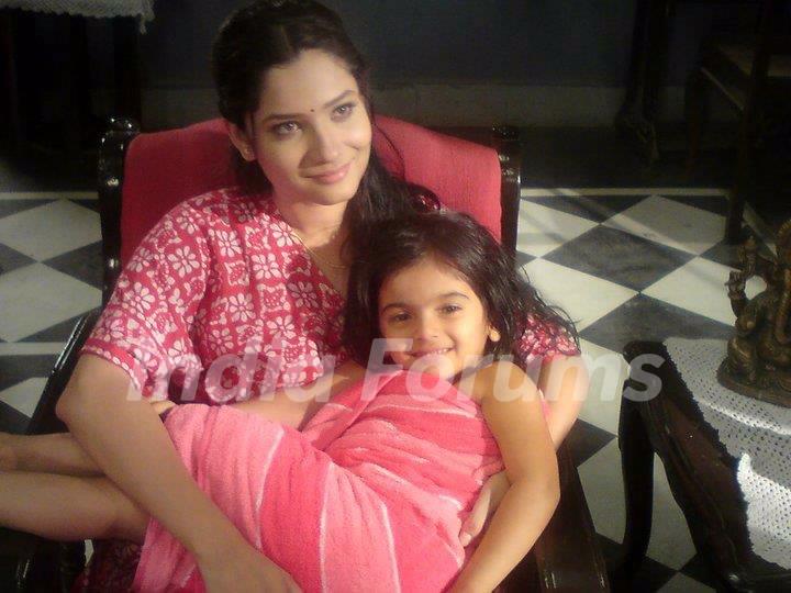 Ankita Lokhande With A Child Artist