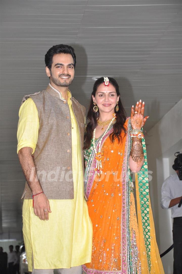 Bharat Takhtani and Esha Deol at their Mehendi Ceremony