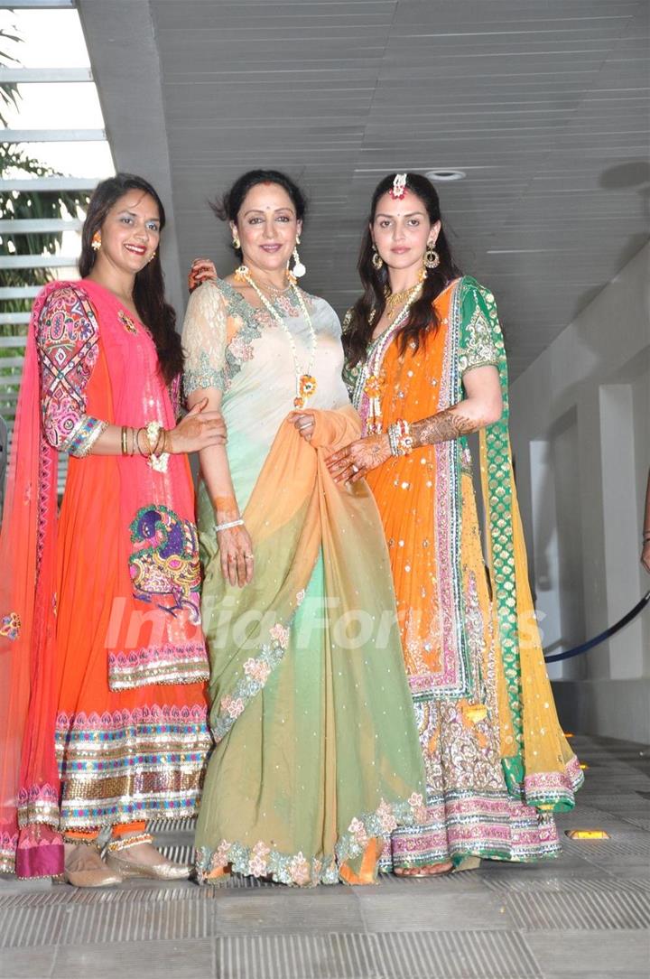 Esha Deol, Hema Malini and Ahana Deol at Esha Deol's Mehendi Ceremony