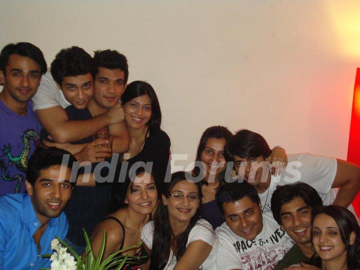 Miley Jab Hum Tum Gang Offscreen