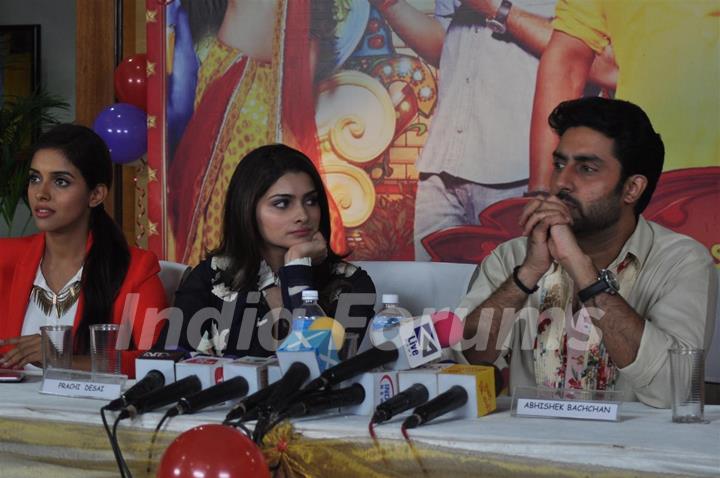 Bol Bachchan Star Asin, Prachi Desai and Abhishek Bachchan on Set Tarak Mehata Ka Oolta Chashma