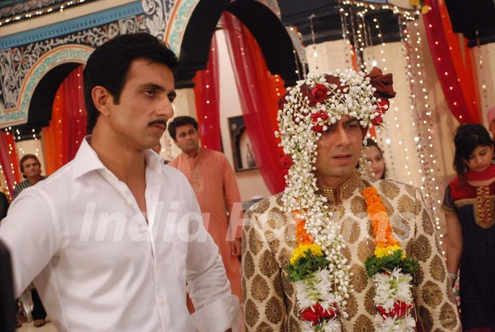 Sonu Sood with Sandeep Baswana on the sets of 'Hitler Didi'