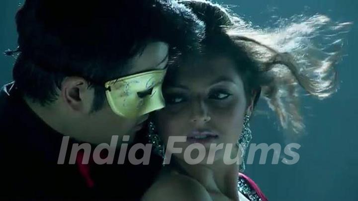 Drashti Dhami & Vivian Dsena as Madhubala & RK