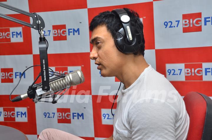 Aamir Khan goes LIVE ON 92.7 BIG FM