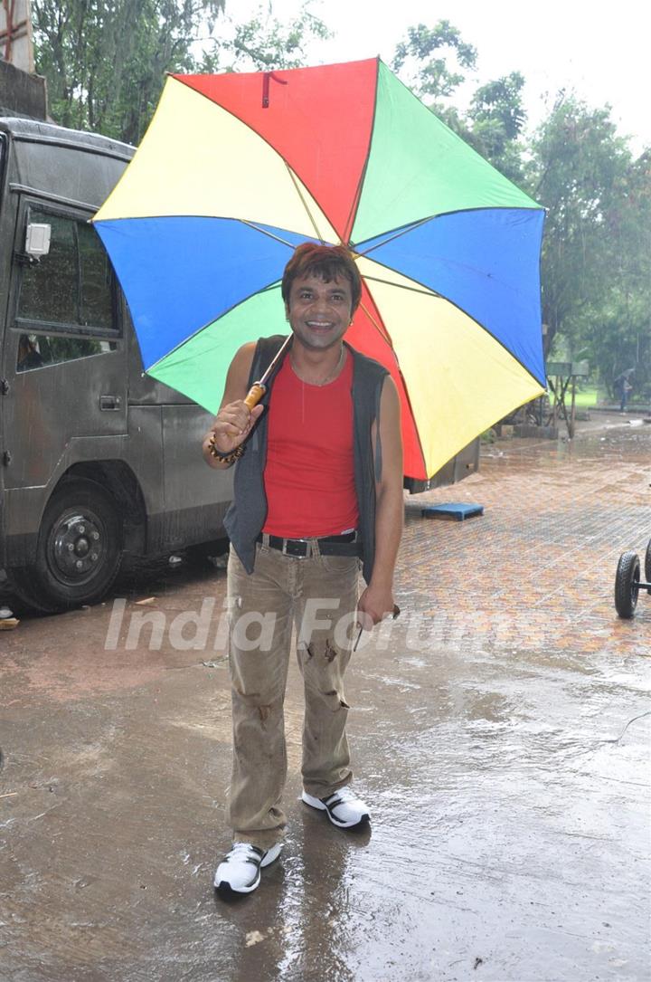 Suneil Shetty, Udita Goswami & Mumaith Khan shooting song for Mere Dost Picture Abhi Baaki Hai