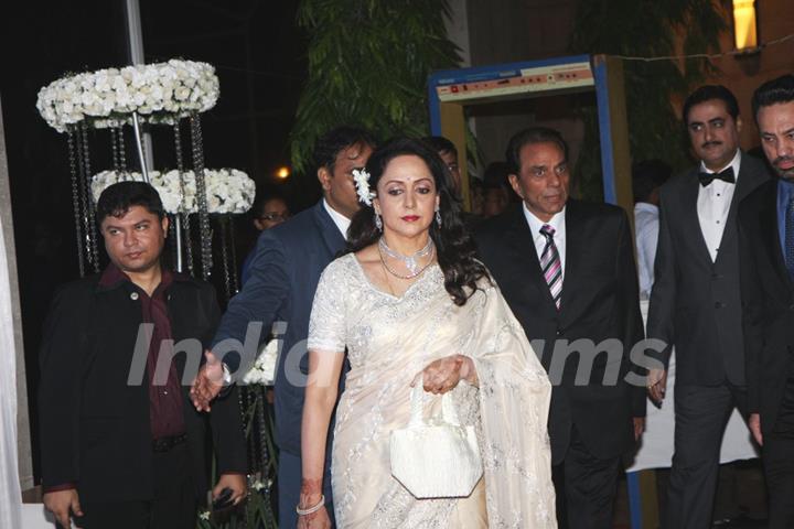 Hema Malini and Dharmendra at Esha Deol's Wedding Reception