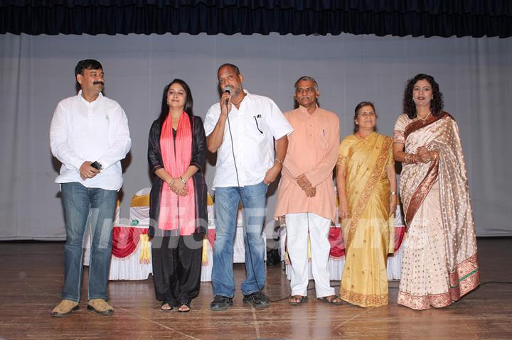 Bollywood actors Nana Patekar and Mrinal Kulkarni at press meet for movie based on Baba Amte in Dadar, Mumbai. .