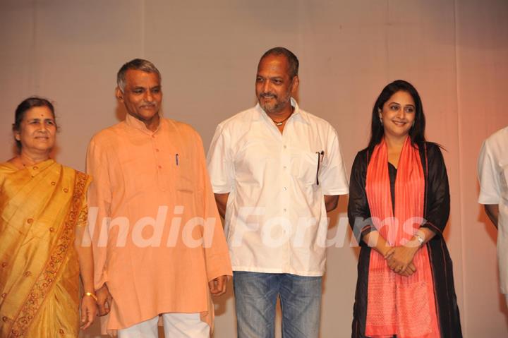 Bollywood actors Nana Patekar and Mrinal Kulkarni at press meet for movie based on Baba Amte in Dadar, Mumbai