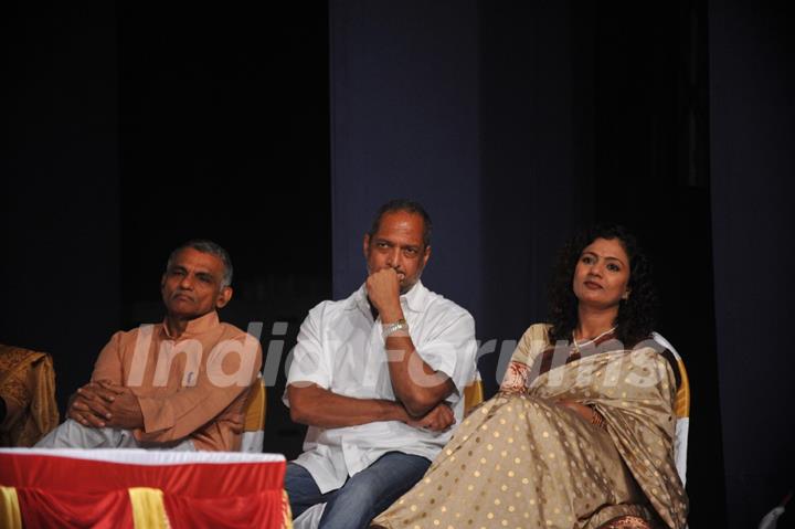 Bollywood actors Nana Patekar and Mrinal Kulkarni at press meet for movie based on Baba Amte in Dadar, Mumbai