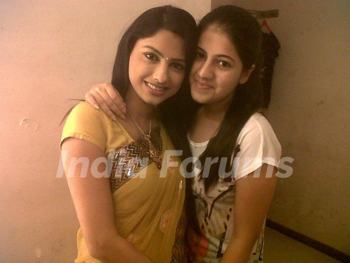 Rucha Hasabnis aka Rashi Modi On Saathiya Set