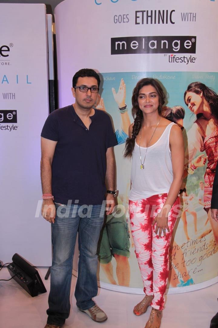 Deepika Padukone Unveils Melange By Lifestyle Ethnic Cocktail Film Look At Phoenix Mill