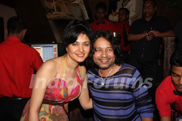 Sonal Sehgal with Kailash Kher at Kailash Kher Birthday Party