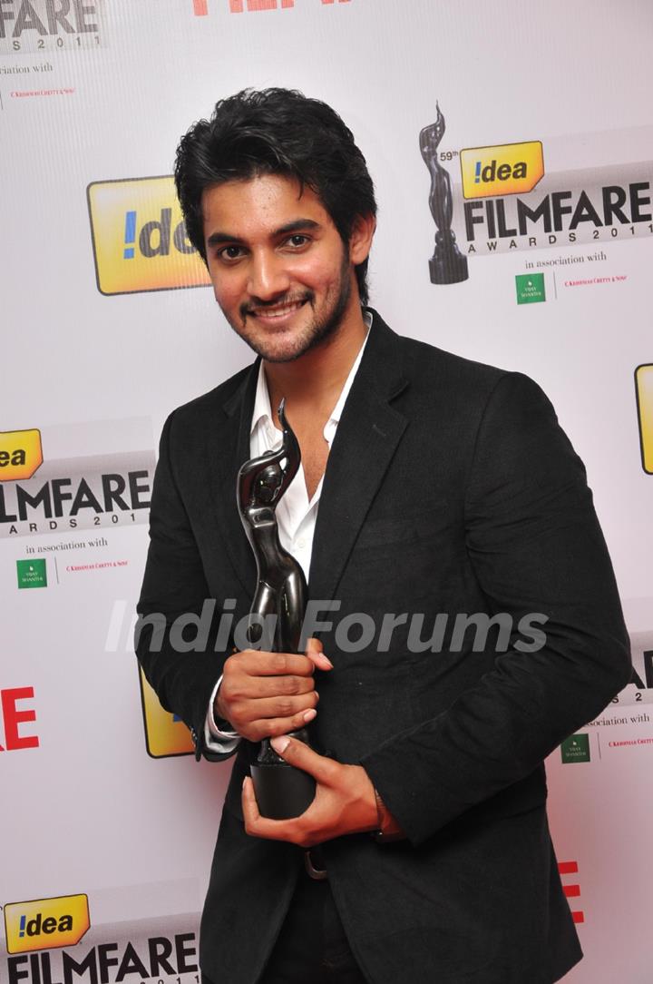 Aadi at 59th !dea Filmfare Awards 2011 (South)