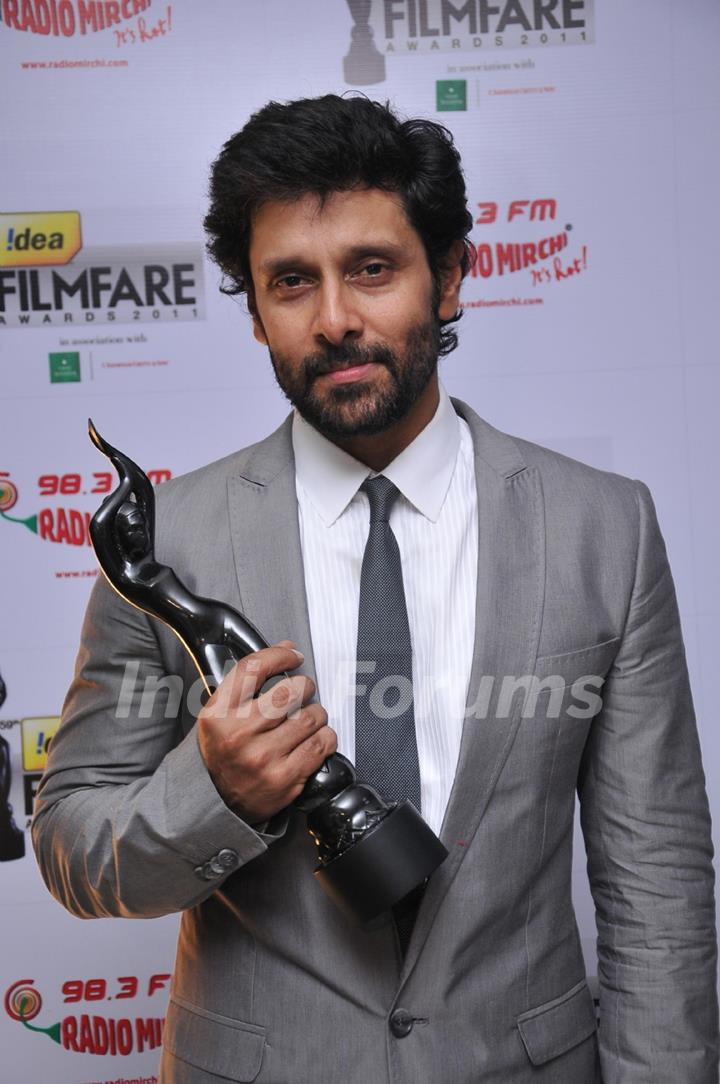 Vikram at 59th !dea Filmfare Awards 2011 (South)