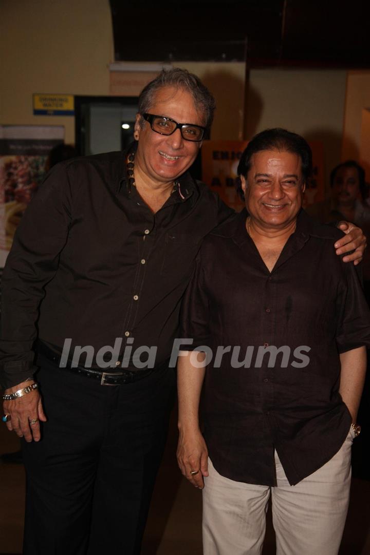 Aditya Raj Kapoor and Anup Jalota at Premiere of 'Challo Driver'