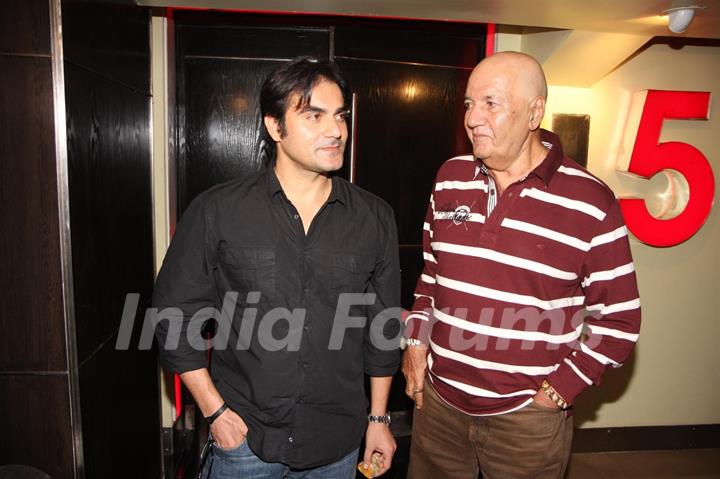 Arbaaz Khan and Prem Chopra at Premiere of 'Challo Driver'