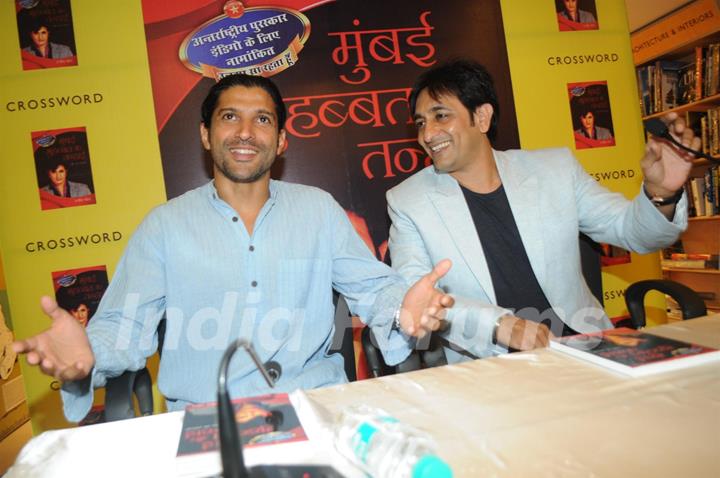 Bollywood director and actor Farhan Akhtar recited the poems from the Rajeev Paul's Poetry book 'Mumbai, Mohabbat aur Tanhai' .