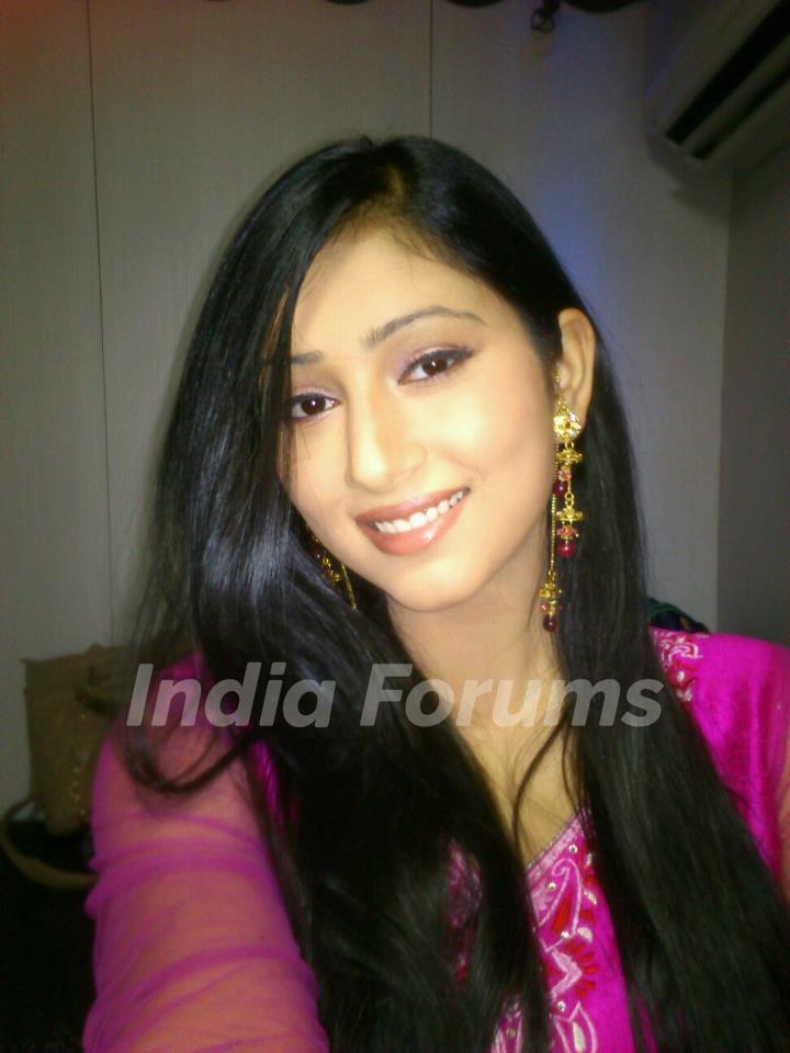 Disha parmar as Pankhuri on the set of Pyar Ka Dard Hai Meetha Meetha Pyara Pyara