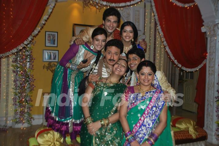 Avika, Manish, Ssumier, Snehal, Shweta and Adarsh