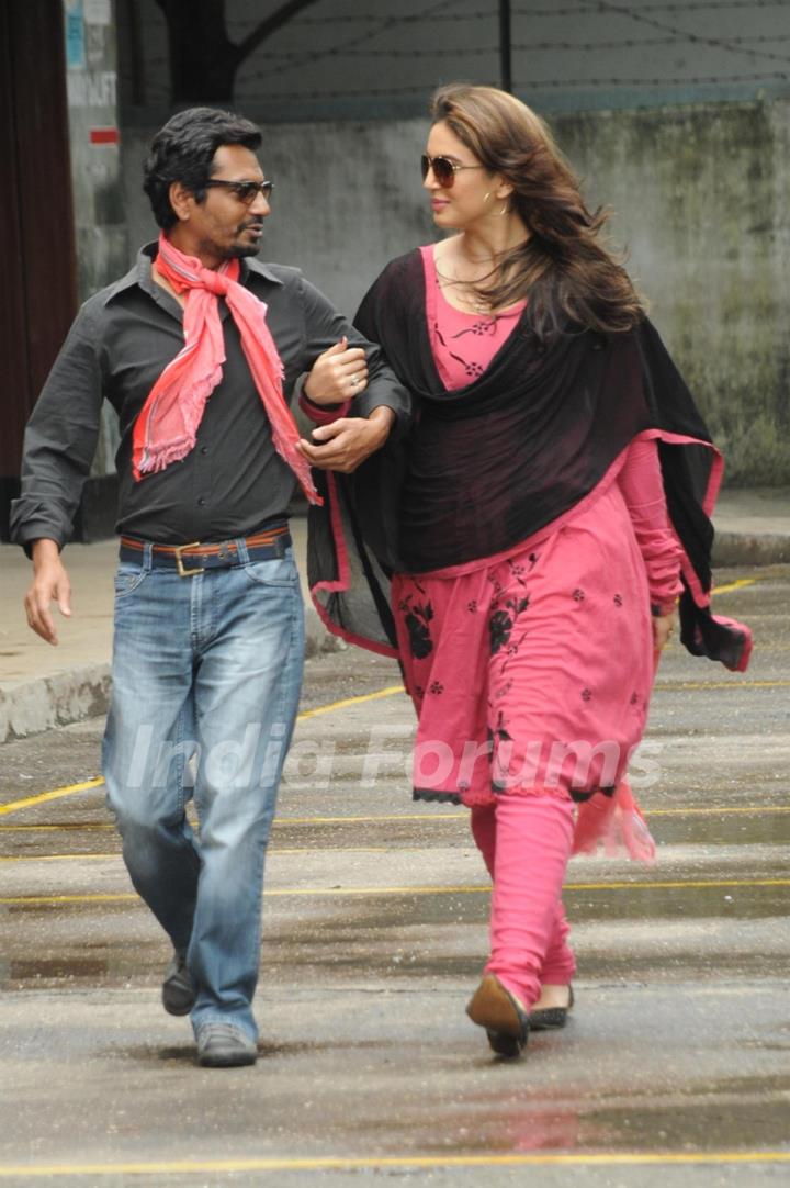 Gang Of Wasseypur Star Nawazuddin and Huma Qureshi at Maratha Mandir to watch DDLJ