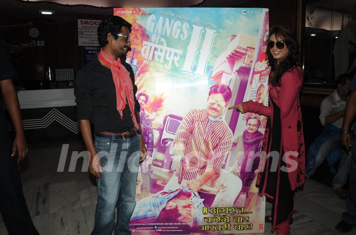 Gang Of Wasseypur Star Nawazuddin and Huma Qureshi at Maratha Mandir to watch DDLJ