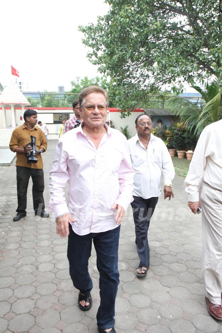 B.R Ishara Cremated at Pawan Hans Crematorium in Juhu, Mumbai