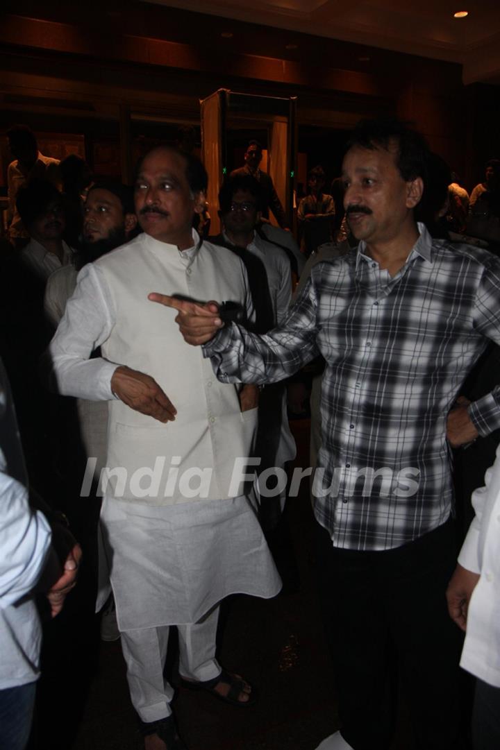 Salman and Sanjay Dutt at Baba Siddique's Iftar Party