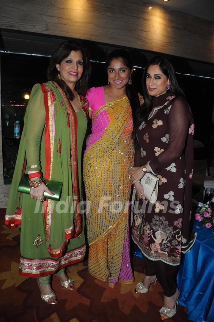 Bina Aziz, Radhika, Lucky Morani at Anup Jalota Birthday Party in Sun Villa Warli