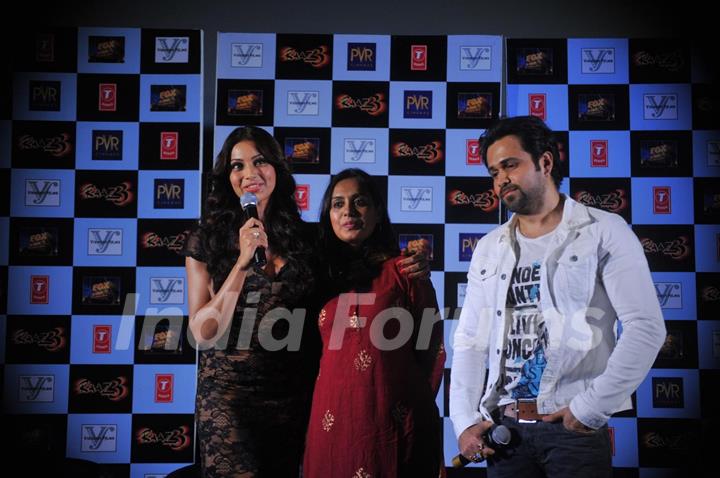 Bipasha Basu, Shagufta Rafique and Emraan Hashmi at First trailer launch of 'Raaz 3'