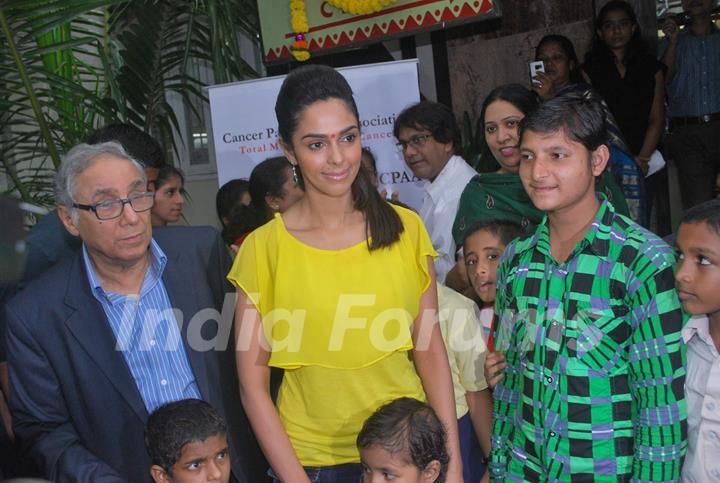 Bollywood actress Mallika Sherawat meets CPAA patients in Mumbai .