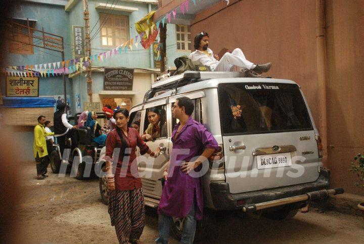 Hitler didi team offscreen