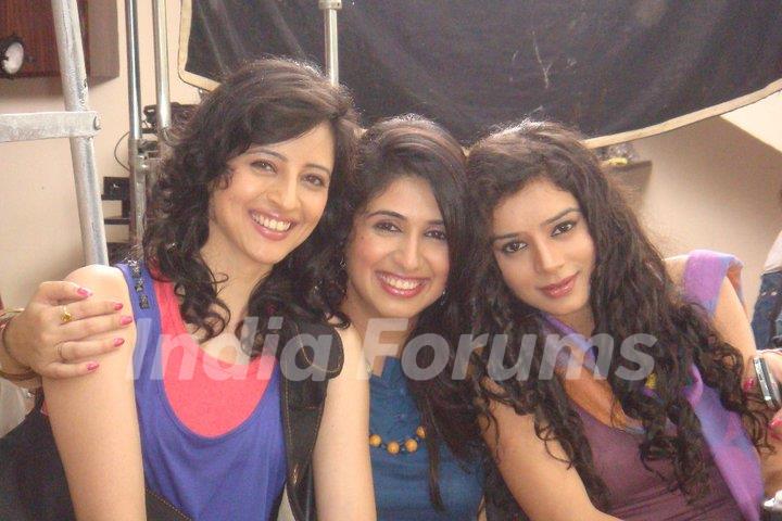 Sukirti, Vahbbiz and Priya