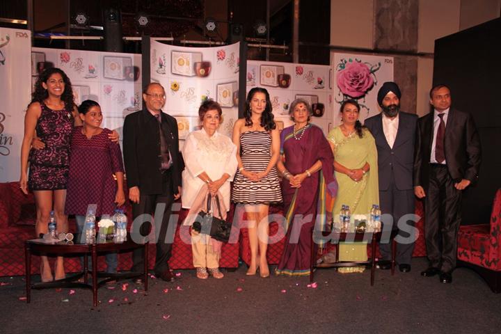 Celina Jaitly Unveils 18 Again Gel