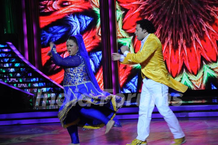 Bharti Singh with Choreographer Savio performing on the sets of Jhalak Dikhhla Jaa