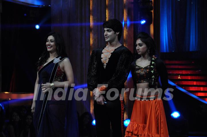 Ragini Khanna, Karan Wahi and Mohena Singh on the sets of Jhalak Dikhhla Jaa