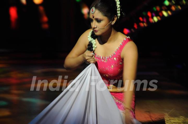 Rashmi Desai performing on the sets of Jhalak Dikhhla Jaa