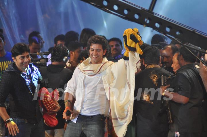 Bollywood actor Hrithik Roshan attended the Dahi Handi as part of the Janmashtami celebrations in Mumbai. .