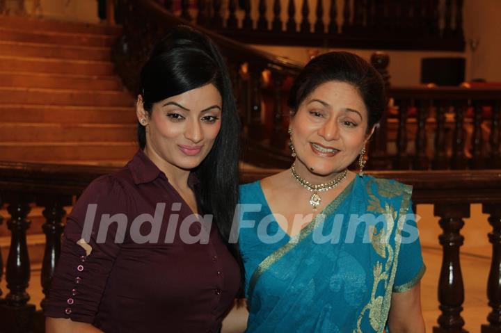 Sonia Singh and Aroona Irani at the Press Conference of Parichay Nayee Zindagi Kay Sapno Ka