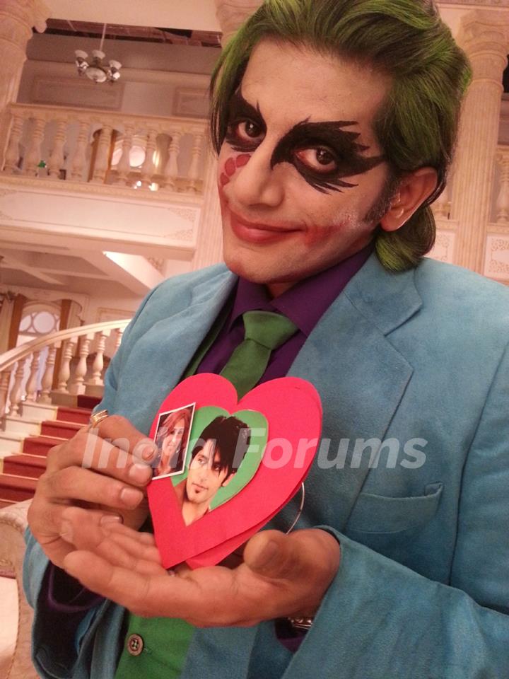 Karanvir Bohra as Joker