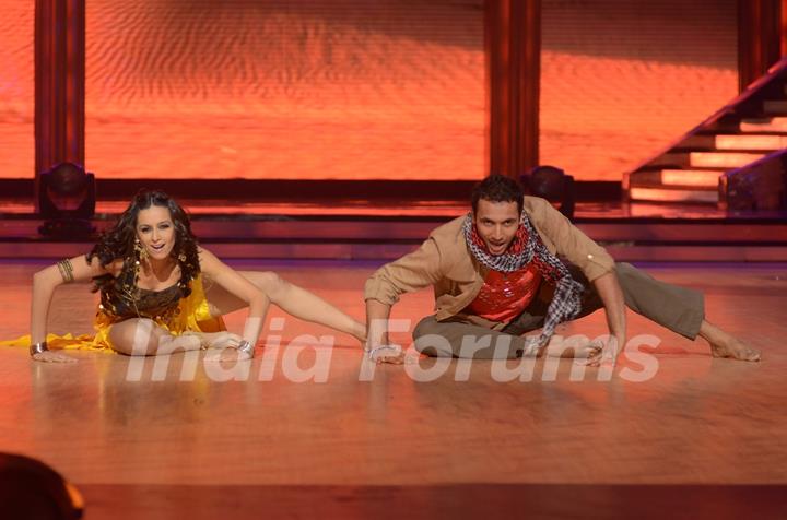 Shibani Dandekar & Puneet performing on the sets of Jhalak Dikhhla Jaa